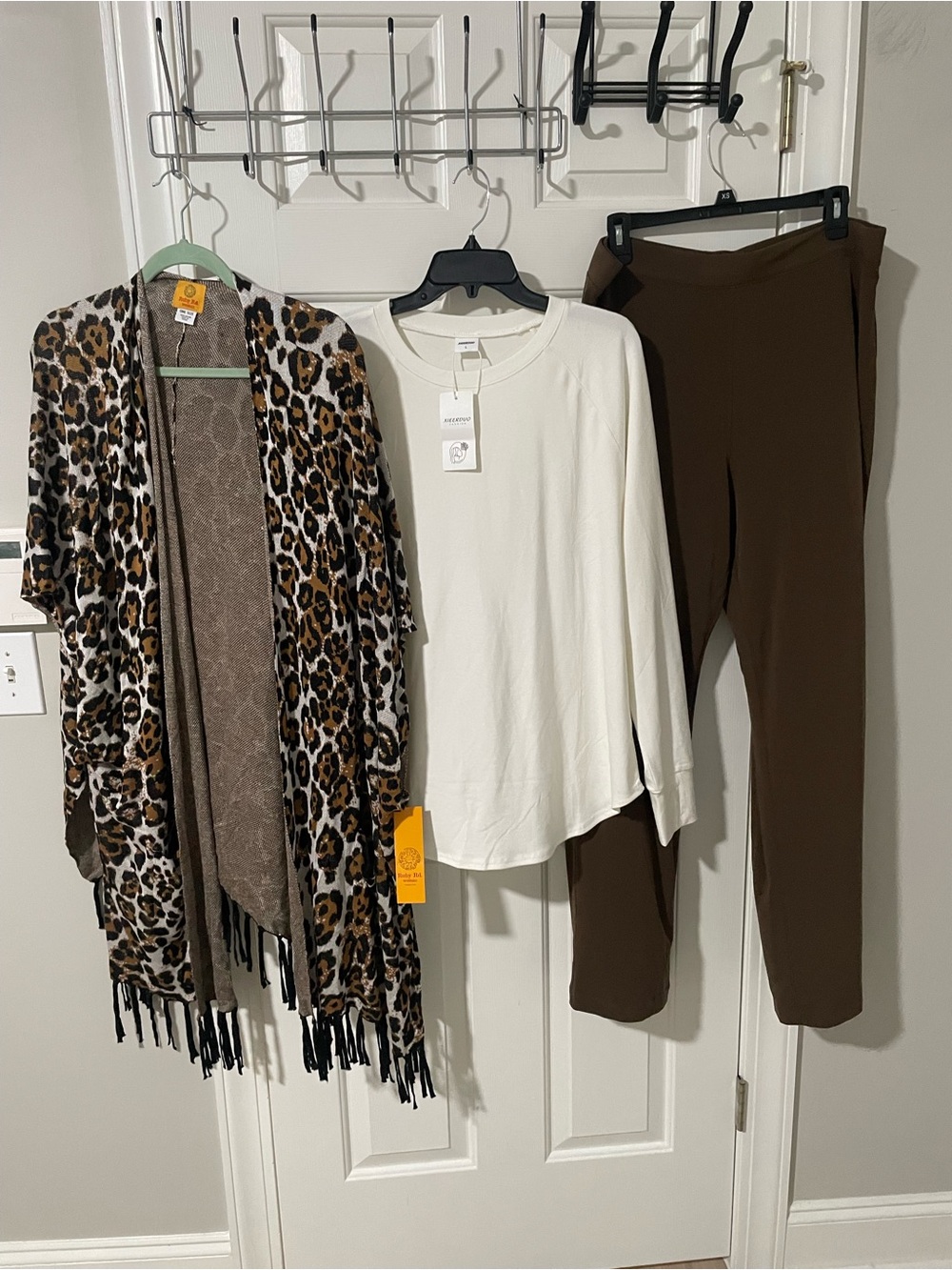 Women's Brown susan graver large pants nwot with Cream Long Sleeve Top poncho os
